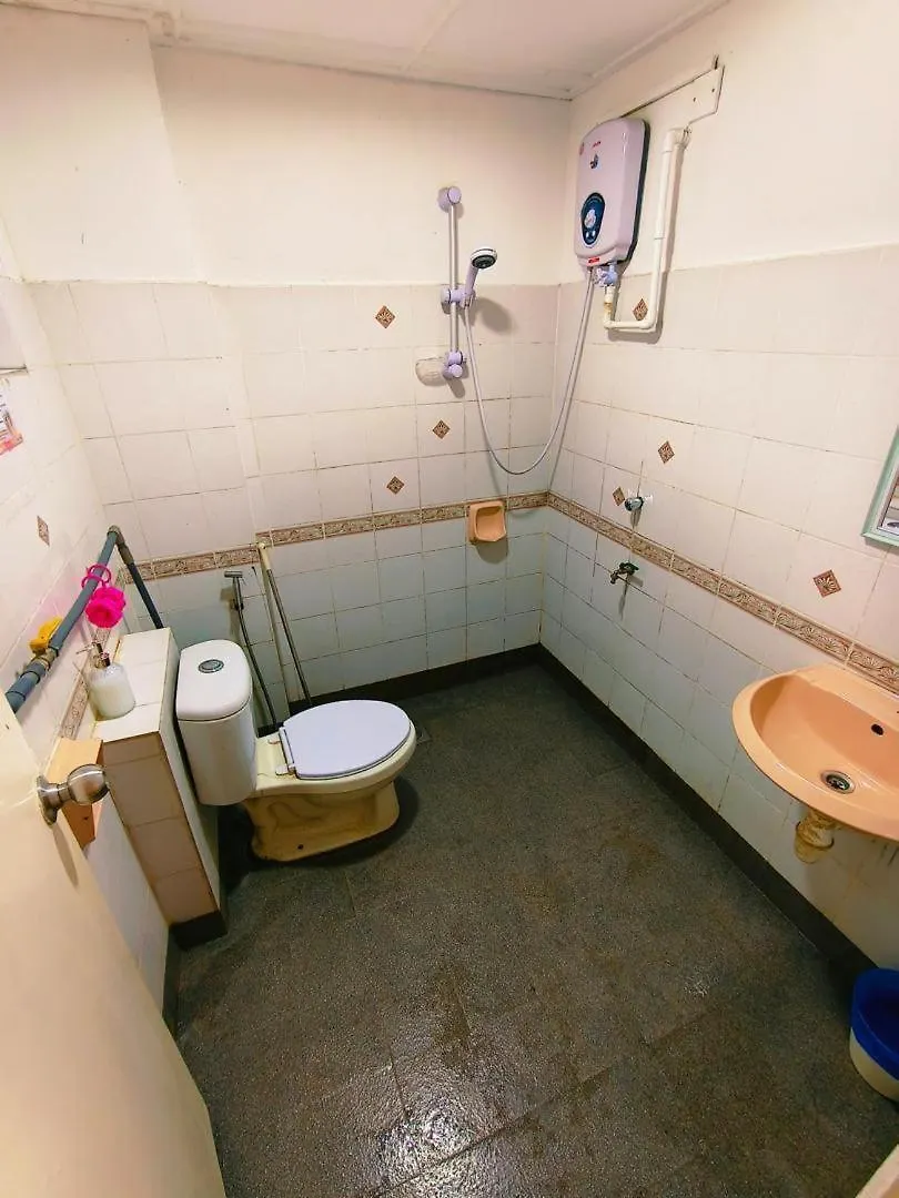 شقة Kk City Api Api Block 1 Above Mcd Studio Homestay 2-3 Pax كوتا كينابالو