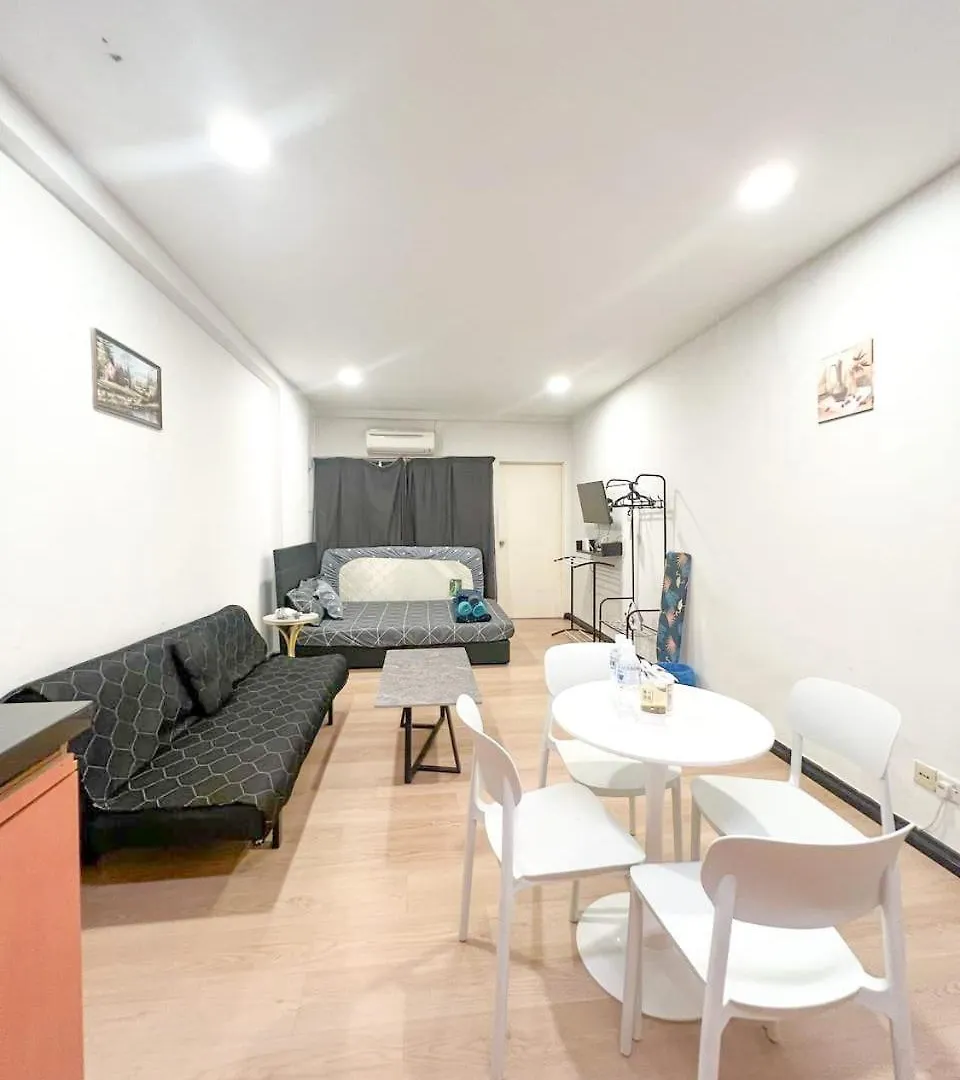 Kk City Api Api Block 1 Above Mcd Studio Homestay 2-3 Pax كوتا كينابالو